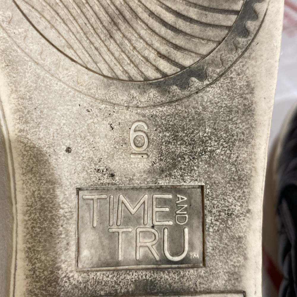 Time&Tru size 6 shoes good condition - Picture 5 of 5